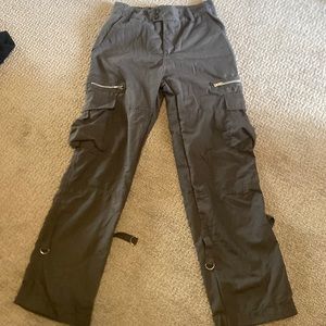 black/gray pants with zipper pockets